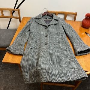 Beautiful DKNY Wool blend coat!